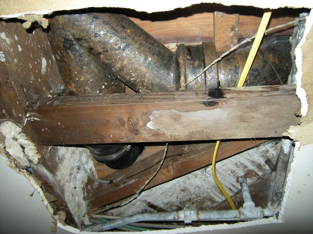 Cast iron drain pipe fitting in Cerritos